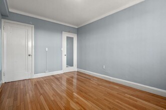1423 Beacon St, Unit 643 in Brookline, MA - Building Photo - Building Photo