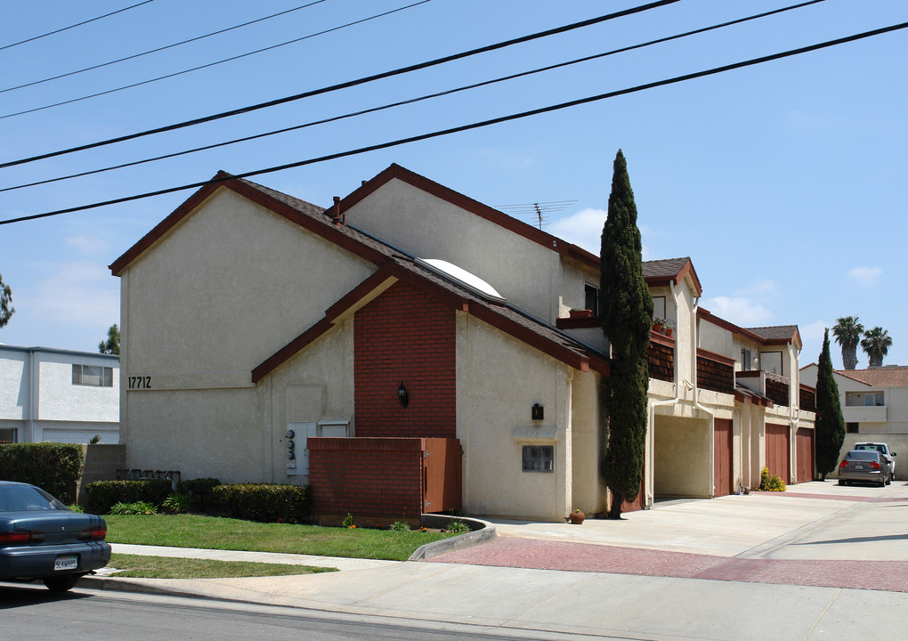 17712 Cameron St in Huntington Beach, CA - Building Photo