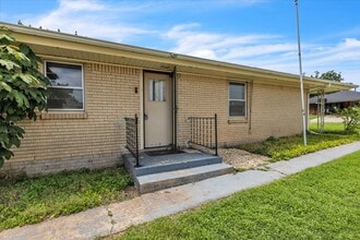 2412 N Key Blvd in Midwest City, OK - Building Photo - Building Photo