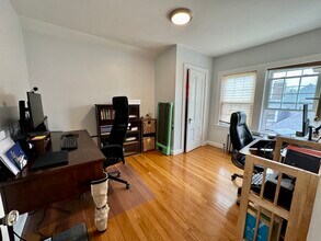 72 Windsor Rd, Unit 0 in Brookline, MA - Building Photo - Building Photo