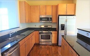 12201 82nd Ave N in Maple Grove, MN - Building Photo - Building Photo