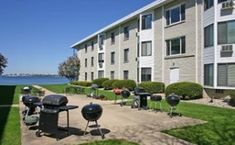 Monona Lakeview Apartments