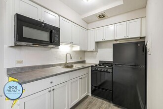 3001 N Thatcher Ave in River Grove, IL - Foto de edificio - Building Photo