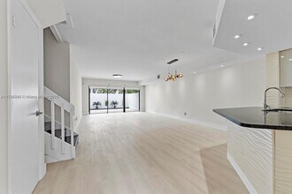 3501 Magellan Cir in Aventura, FL - Building Photo - Building Photo