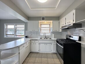 5837 W Addison St, Unit J04P in Chicago, IL - Building Photo - Building Photo