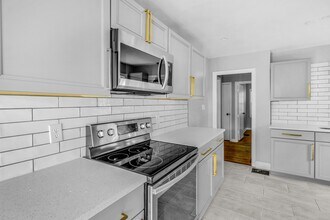 5017 Indianola Ave in Indianapolis, IN - Building Photo - Building Photo