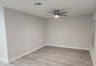 710 W Beresford Rd in DeLand, FL - Building Photo - Building Photo