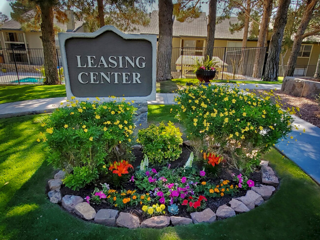 Double Tree Apartments in El Paso, TX - Building Photo - Building Photo