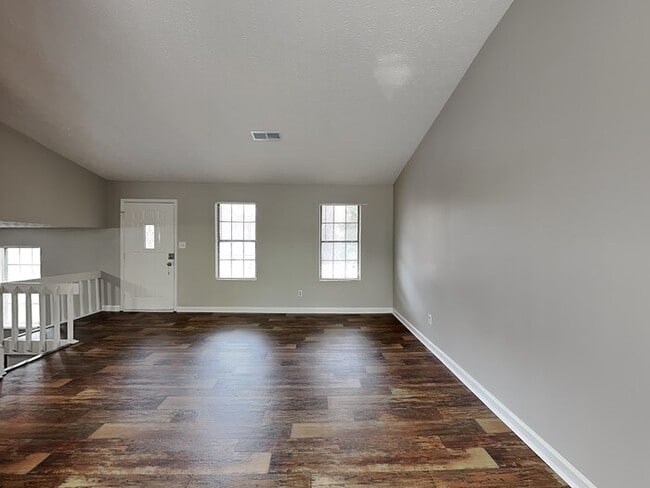 5127 Galbraith Cir in Stone Mountain, GA - Building Photo - Building Photo