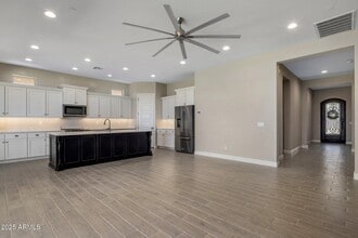 6916 E Russell St in Mesa, AZ - Building Photo - Building Photo