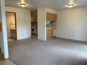 686 Ocean Ave in Monterey, CA - Building Photo - Building Photo