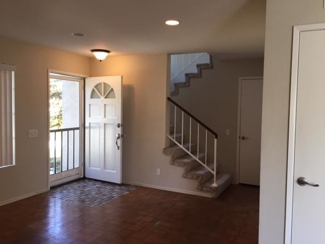 14 Exeter, Unit 9 in Irvine, CA - Foto de edificio - Building Photo