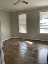 563 Howe Ave in Shelton, CT - Building Photo - Building Photo