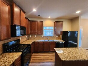 2385 Capella Cir SW in Atlanta, GA - Building Photo - Building Photo