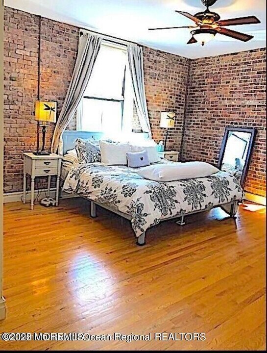 8 E Front St in Red Bank, NJ - Building Photo