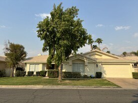 47845 Vía Jardin in La Quinta, CA - Building Photo
