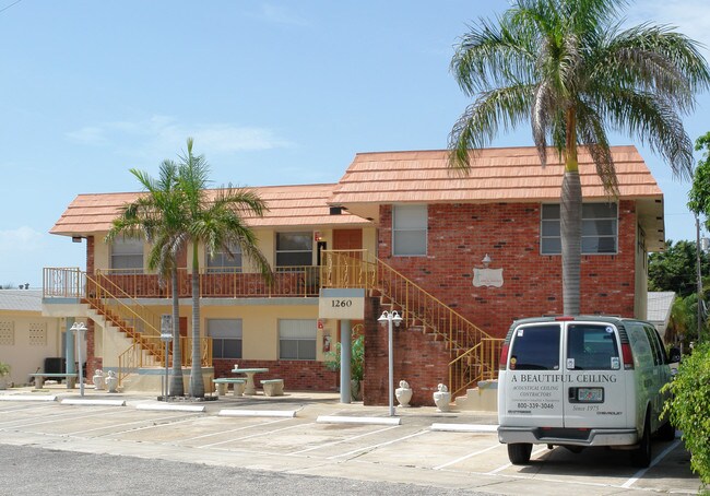 1260 SE 2nd St in Deerfield Beach, FL - Foto de edificio - Building Photo