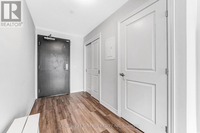 1350 Hemlock Rd in Ottawa, ON - Building Photo - Building Photo