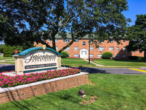 Jasontown Apartments in Wallington, NJ - Foto de edificio - Building Photo