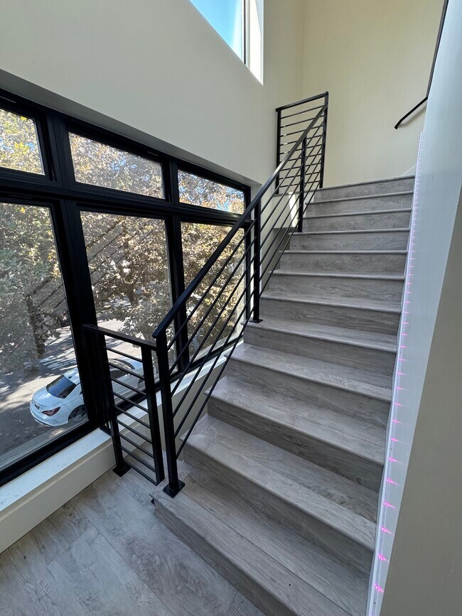 1901 6th St in Sacramento, CA - Foto de edificio - Building Photo