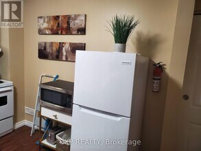 31 Raymond St in St Catharines, ON - Building Photo - Building Photo