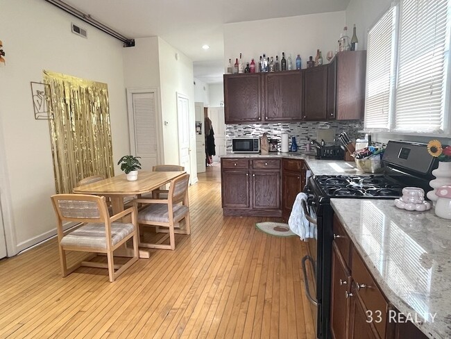 2626 N Ashland Ave in Chicago, IL - Building Photo - Building Photo