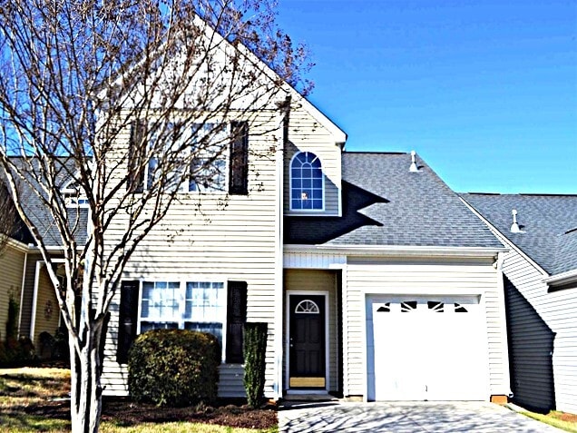 property at 25 Duxbury Dr