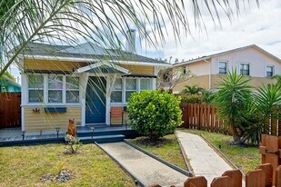 118 S J St in Lake Worth Beach, FL - Building Photo