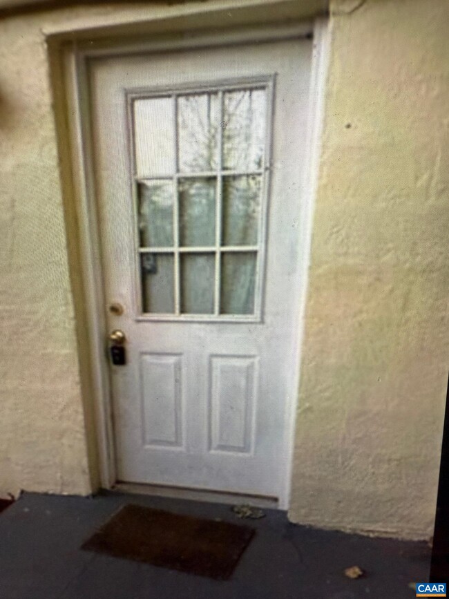 property at 1102 River Ct