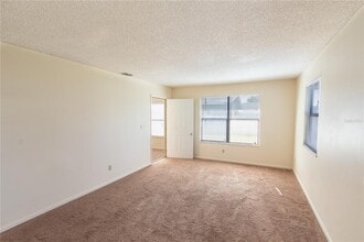 709 Mosley Rd in Lake Alfred, FL - Foto de edificio - Building Photo