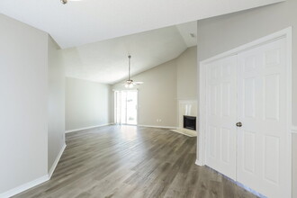 11128 Caroline Crest Dr in Jacksonville, FL - Building Photo - Building Photo