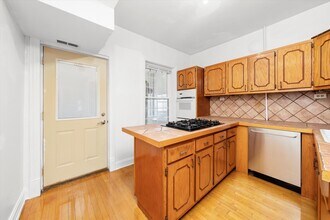 2911 W Belden Ave in Chicago, IL - Building Photo - Building Photo