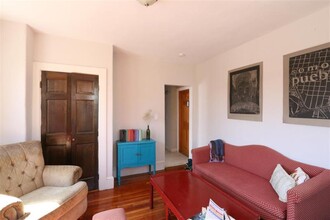 5 Elmer St, Unit 5 in Cambridge, MA - Foto de edificio - Building Photo