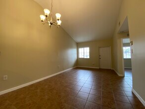 1320 SE 31st Ct, Unit 204 in Homestead, FL - Building Photo - Building Photo