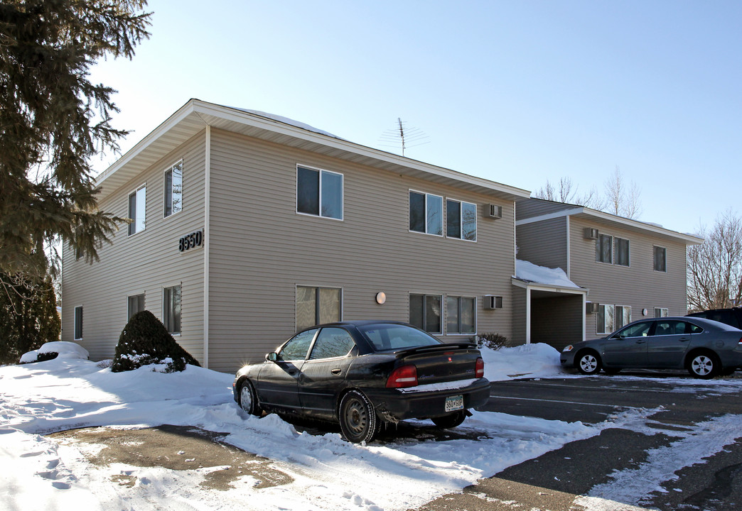 Evergreen Apartments in Lakeville, MN - Building Photo