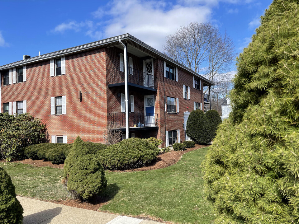 360 Neponset St, Unit 709 in Canton, MA - Building Photo