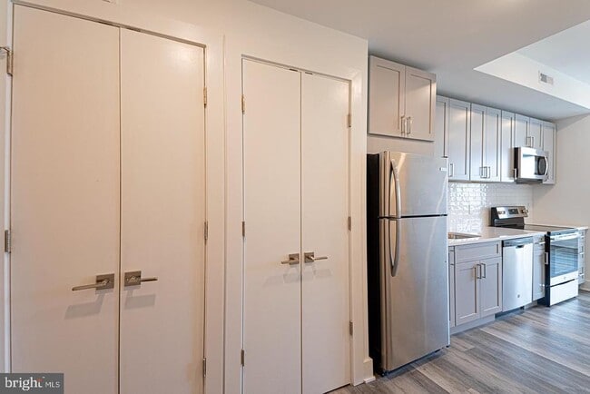 property at 1245 Ridge Ave