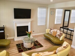 7945 Whimbrel Lane in Goleta, CA - Building Photo - Building Photo
