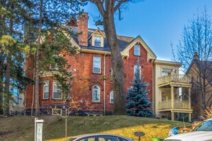 32 Gothic Av in Toronto, ON - Building Photo