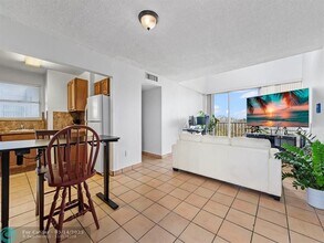 310 Fontainebleau Blvd in Miami, FL - Building Photo - Building Photo