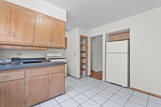 3216 N Downer Ave in Milwaukee, WI - Building Photo - Building Photo