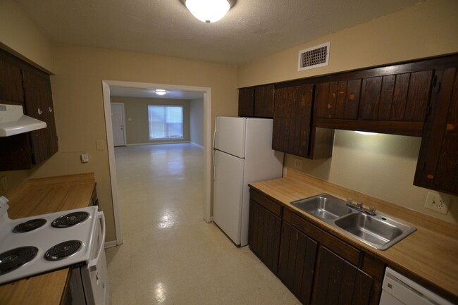 2150 N Sherwood Forest Dr in Baton Rouge, LA - Building Photo - Building Photo