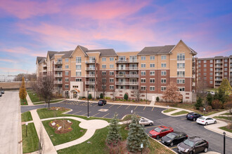 Trafalgar Square South in Morton Grove, IL - Building Photo - Building Photo