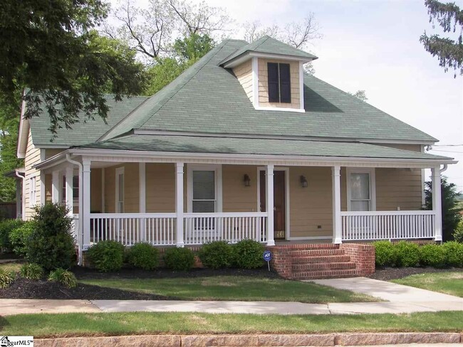 property at 604 Rhett St