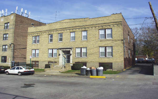 21 Yale Ave in Irvington, NJ - Building Photo