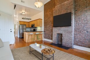 353 E 58th St, Unit 2R in New York, NY - Building Photo