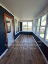 1972 Minnehaha Ave E in St. Paul, MN - Building Photo