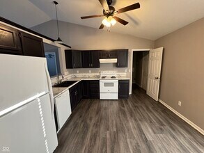 7021 Gimbel Ct in Indianapolis, IN - Building Photo - Building Photo