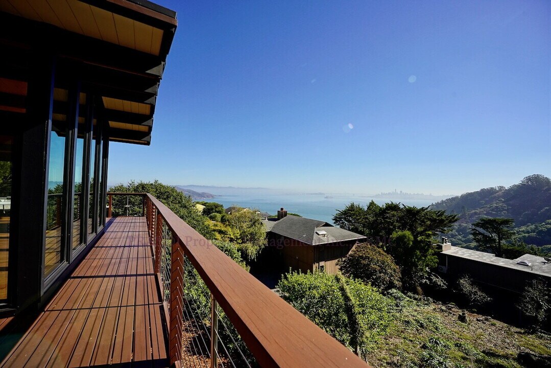 119 Cloud View Rd in Sausalito, CA - Building Photo