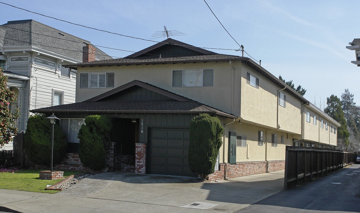 1216 Regent St in Alameda, CA - Foto de edificio